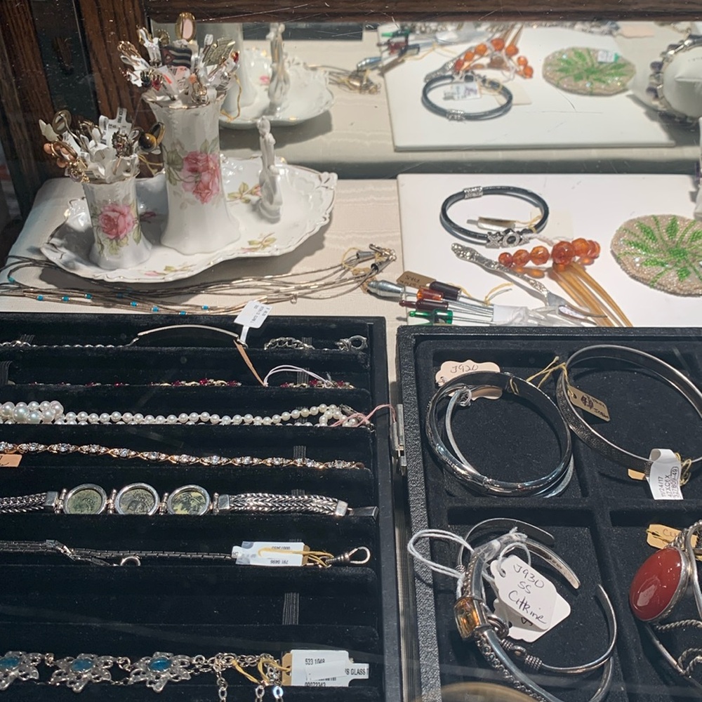 Meet your Posher Wooden Skate Antiques & Jewelry